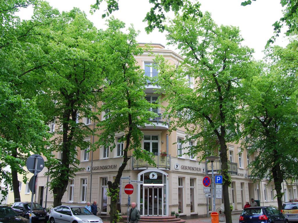 Ferienwohnung Warnemuende Am Kurpark Rostock Exteriér fotografie